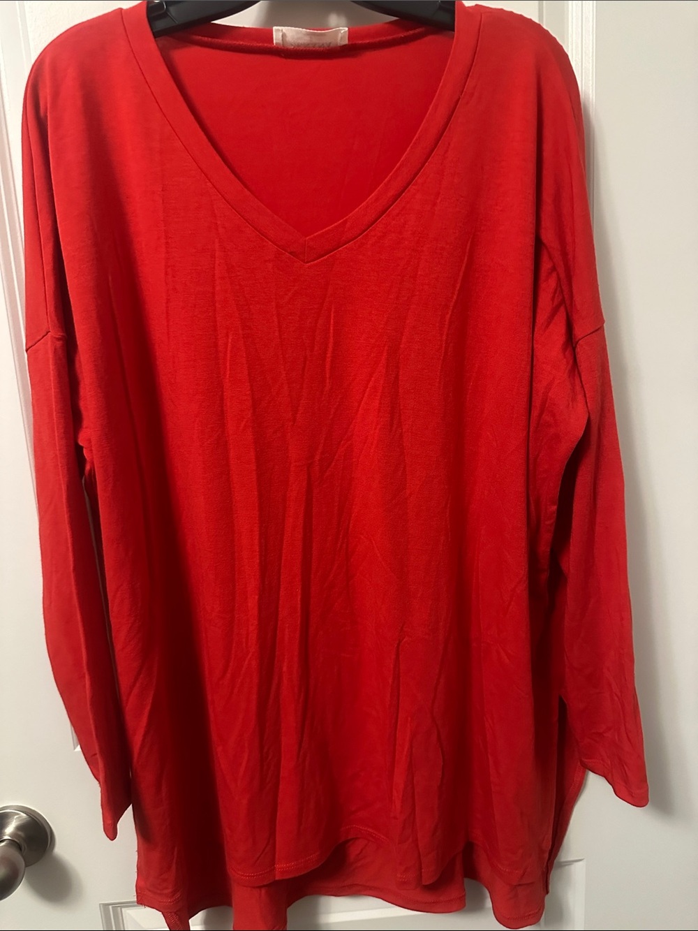 Zenana Outfitters Red V-Neck Long Sleeve Tee